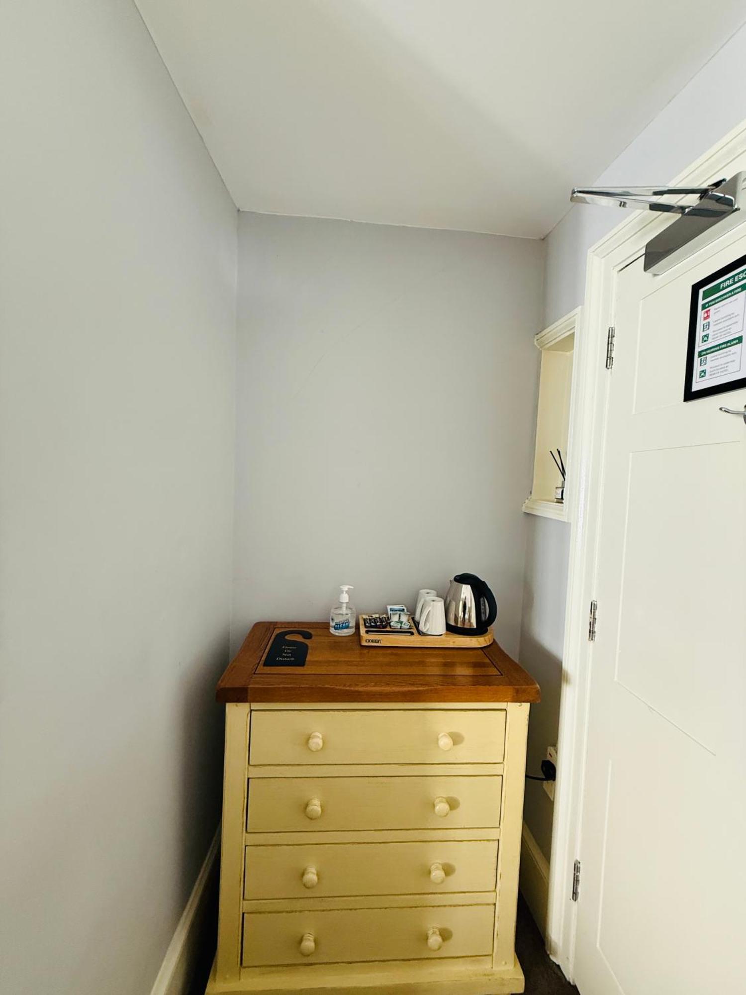 The Vale Hotel Cricklade Chambre photo