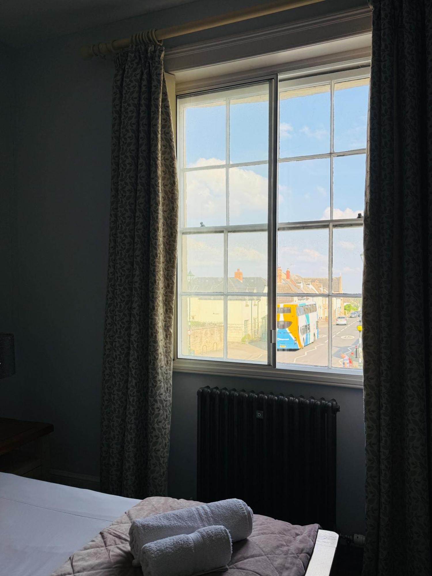 The Vale Hotel Cricklade Chambre photo