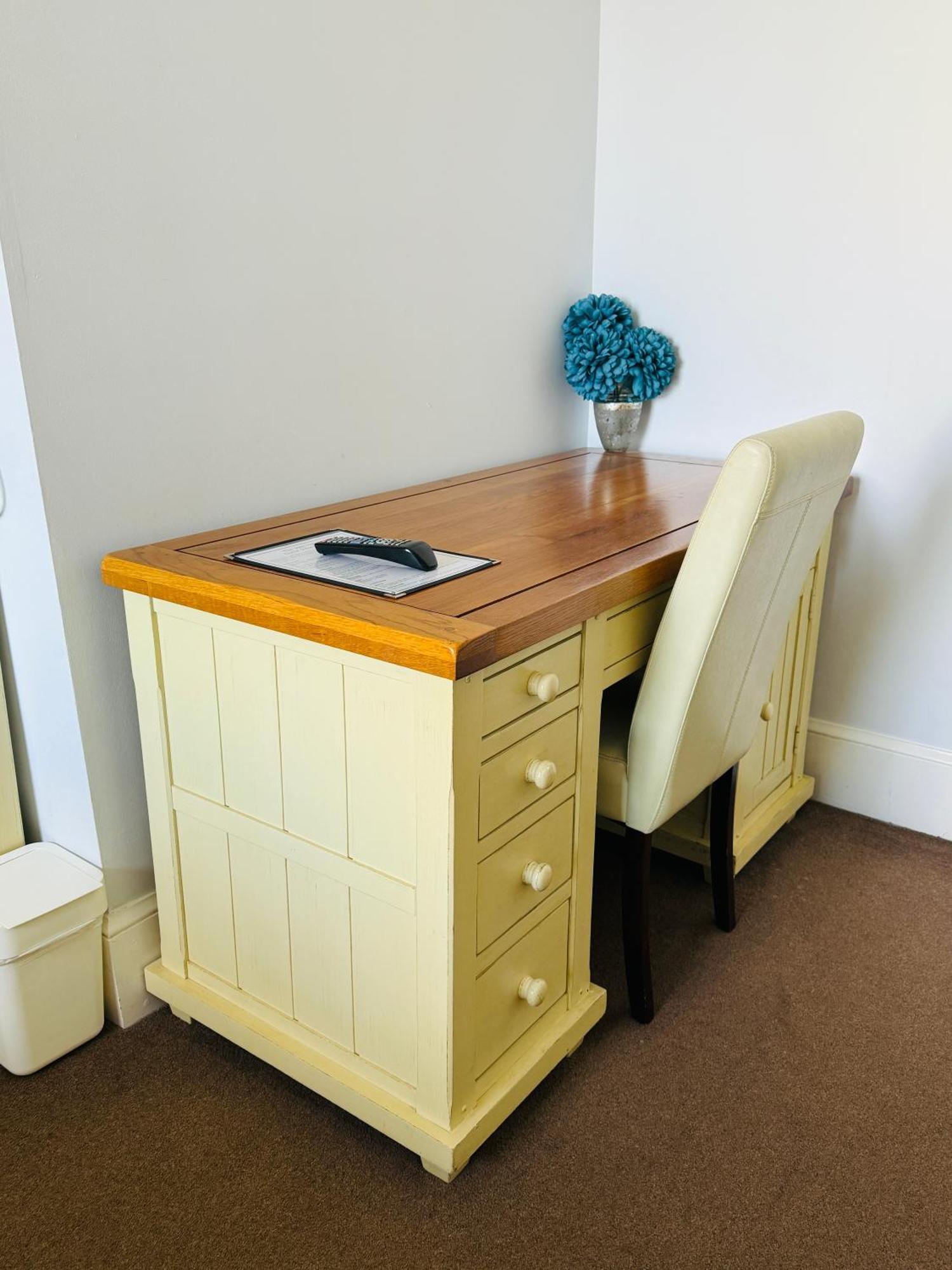 The Vale Hotel Cricklade Chambre photo